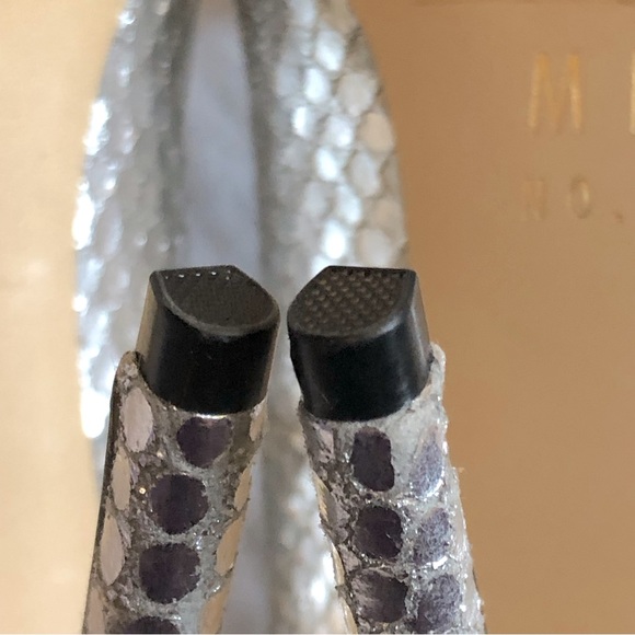 MIX No. 6 Silver “Fish Scale”  Pumps (7.5M) - Picture 8 of 15